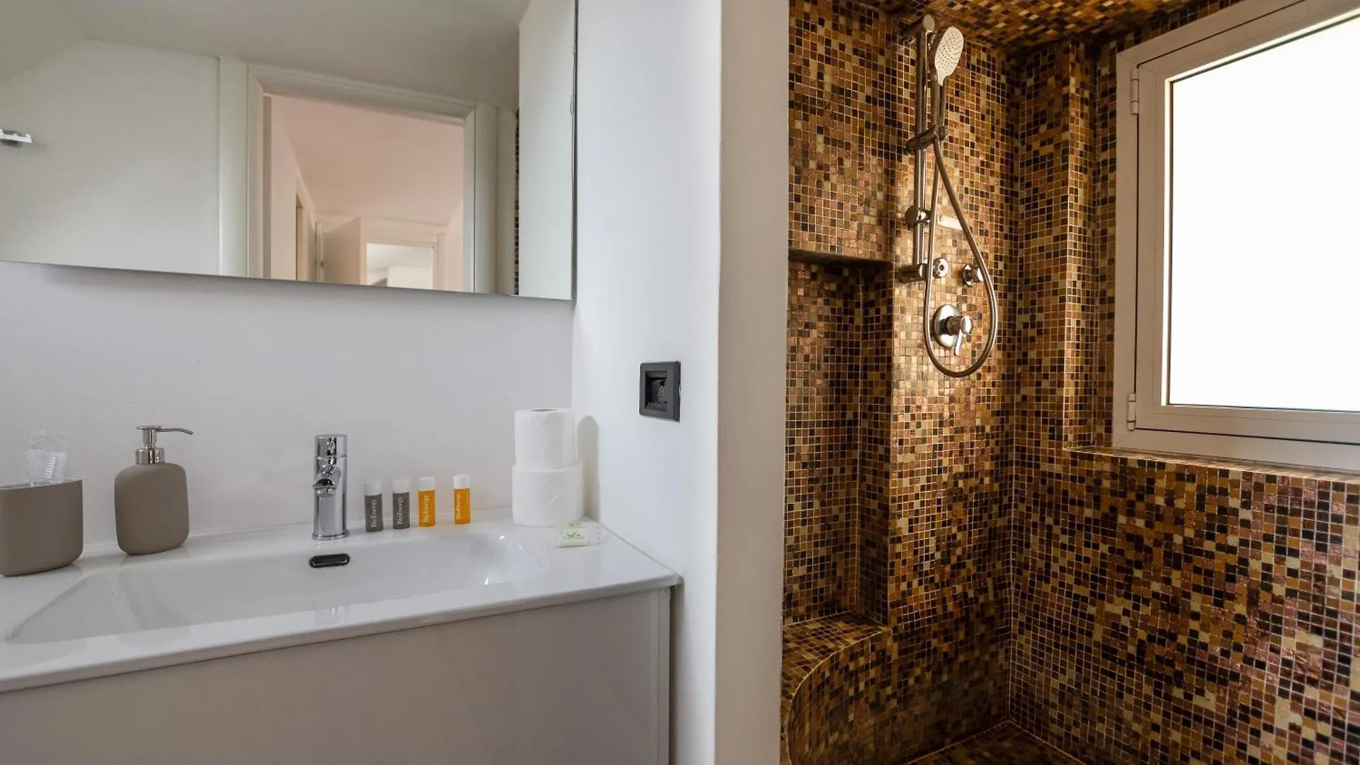 Meda-Bocconi Suite Milan Apartment